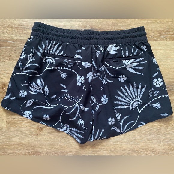 Athleta Floral Athletic Shorts - Picture 5 of 6